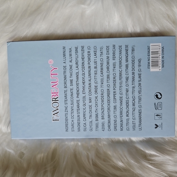 Colorful Princesses Eyeshadow Pallet. - Picture 2 of 3